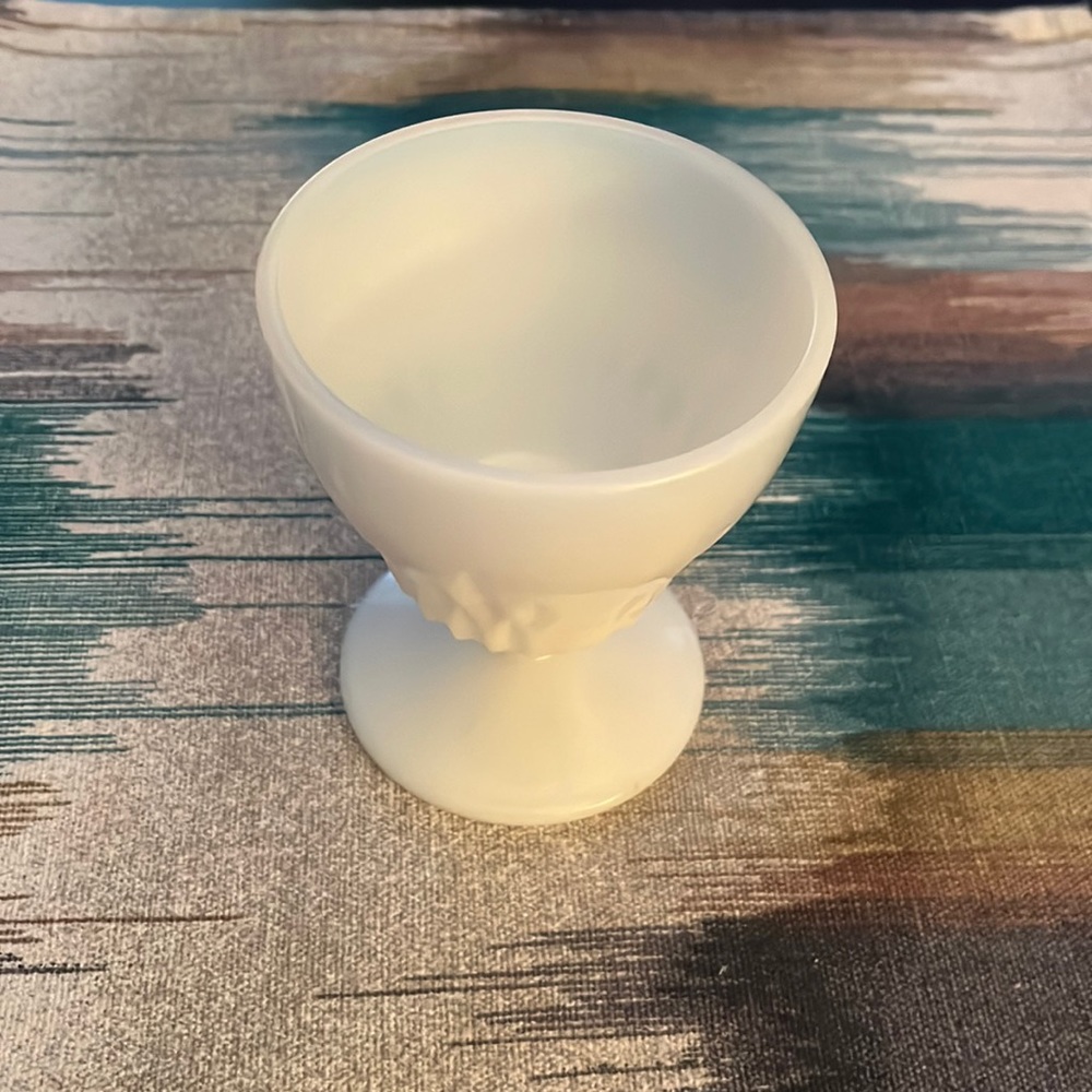 Milk Glass Vintage
